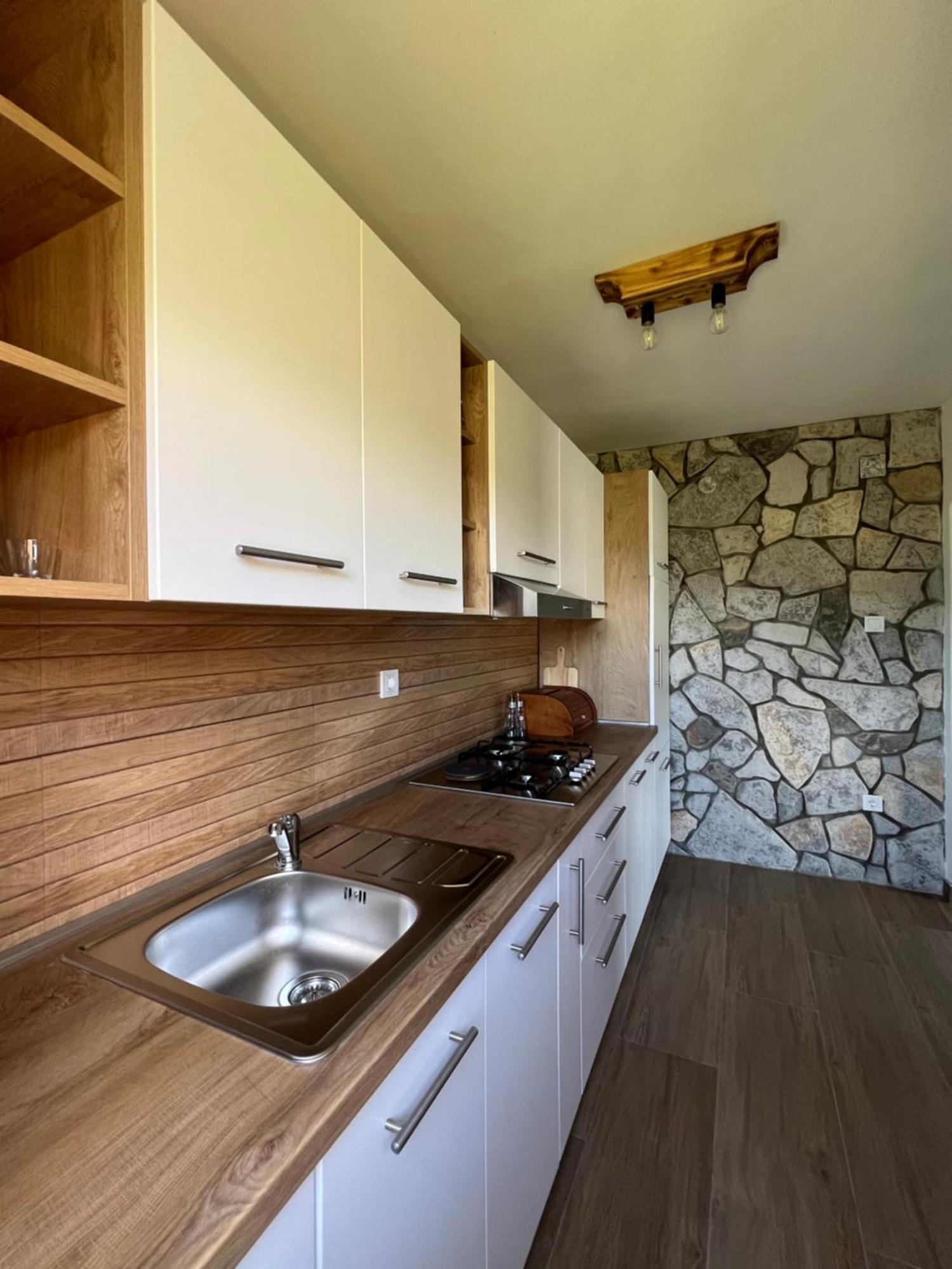 Zen Den Apartments Otocac Bagian luar foto