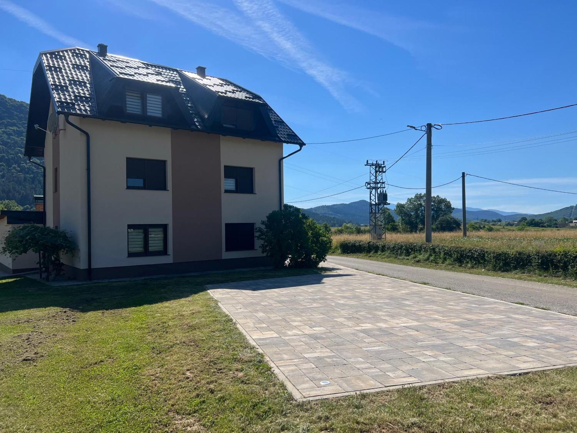 Zen Den Apartments Otocac Bagian luar foto