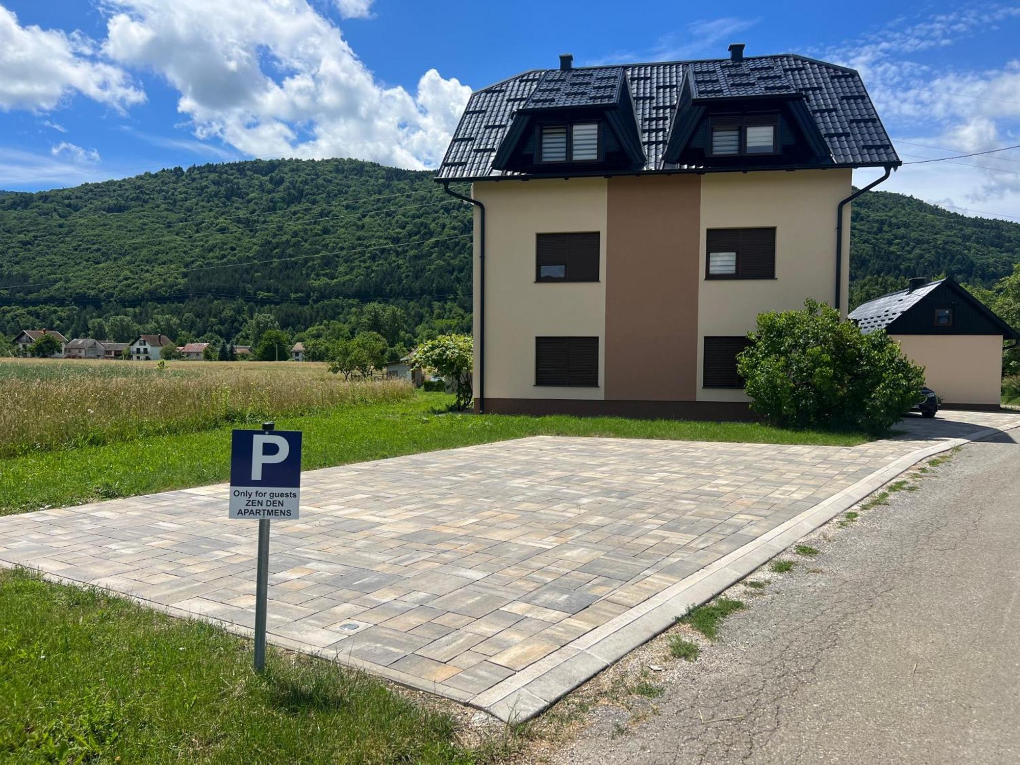 Zen Den Apartments Otocac Bagian luar foto